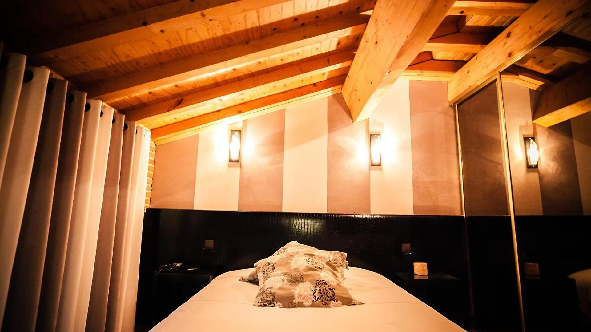 Les Ecuries De La Tour Hotel Mondonville 3*,  France