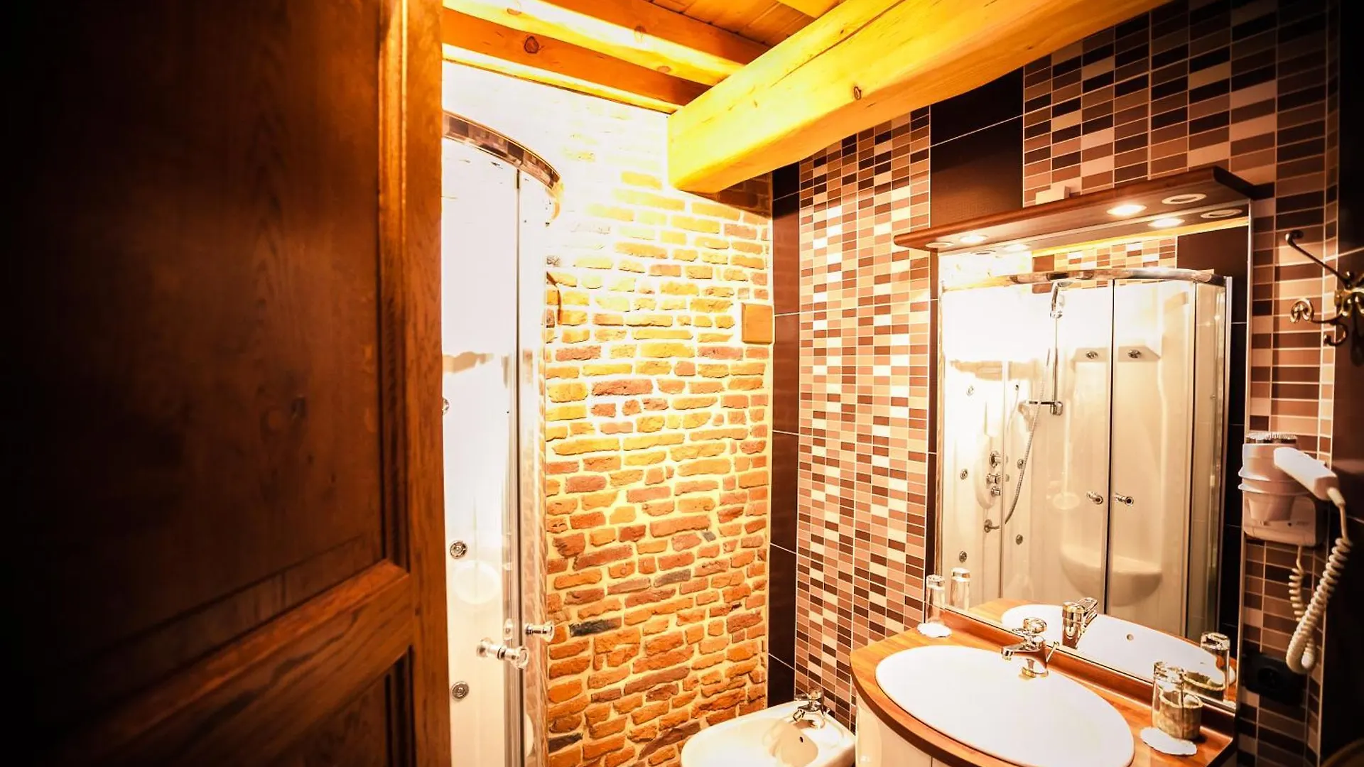 Les Ecuries De La Tour Hotel Mondonville 3*,  France