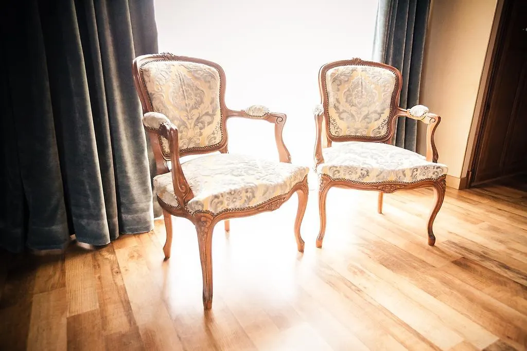 ***  Les Ecuries De La Tour Hotel Mondonville France